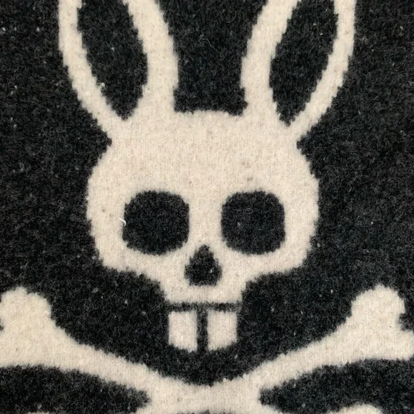 Psycho Bunny Gray Sweater with Skull and Crossbones Size Small Inisex